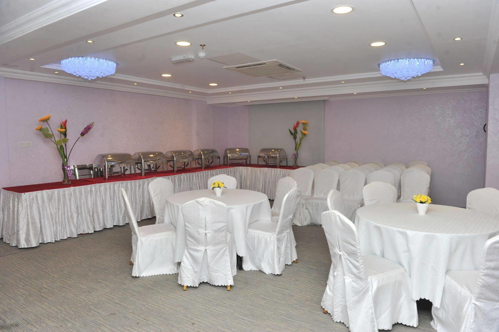 Al Reef Hotel Mascate Exterior foto